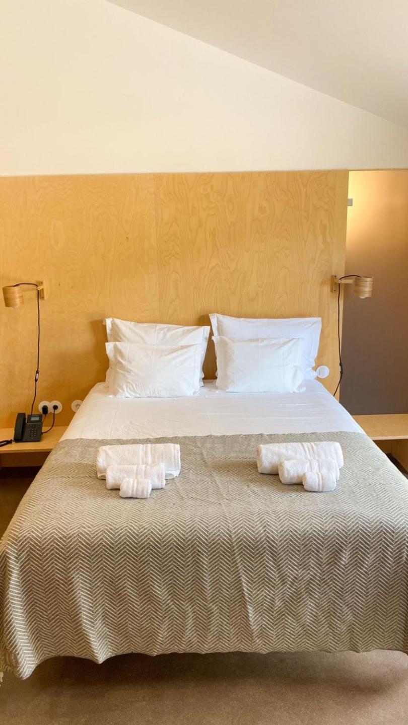 Colmeal Countryside Hotel ฟิเกรา เด กาสเตโล รอดริโก ภายนอก รูปภาพ
